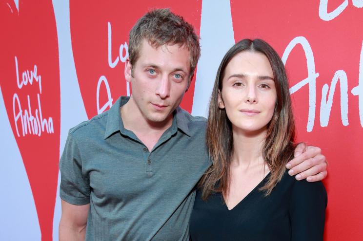 Jeremy Allen White and Addison Timlin