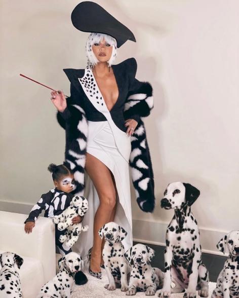 Khloé Kardashian as Cruella de Vil and True Thompson as a Dalmatian