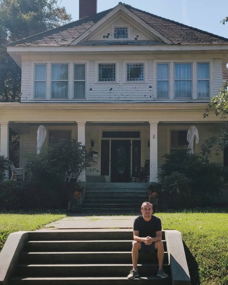 Frankie Muniz pays a visit to the filming location of "My Dog Skip" in a trip down memory lane.