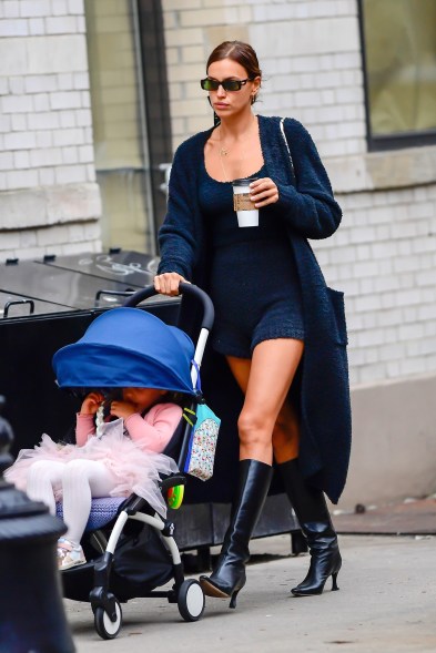 Irina Shayk and her 3-year-old daughter Lea take to the New York City streets without masks.