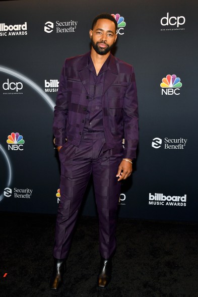 Performer Jay Ellis looked sharp as ever in purple.