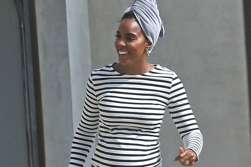 Kelly Rowland shows off her baby bump and more star snaps