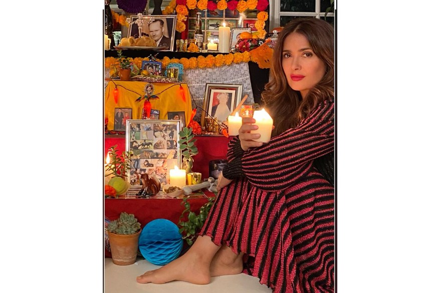 Salma Hayek honors late loved ones for el Día de los Muertos.