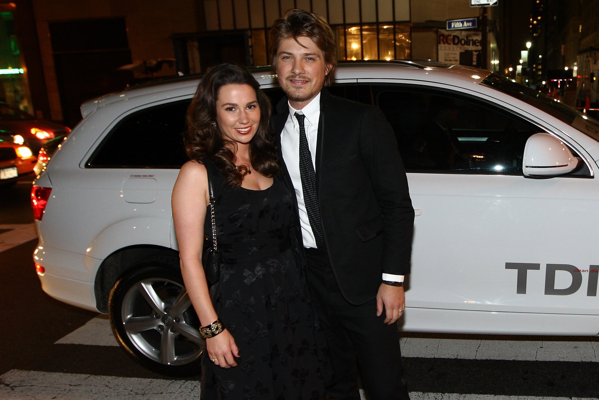 Taylor Hanson and wife Natalie
