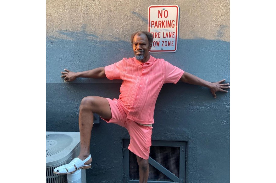 Jamie Foxx looks unrecognizable while filming his new Netflix show "Dad Stop Embarrassing Me!"