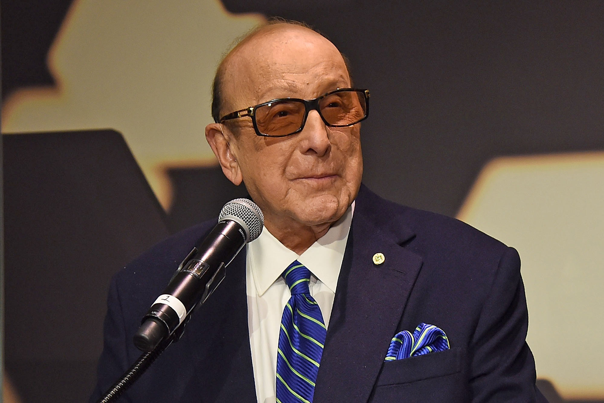 Clive Davis .