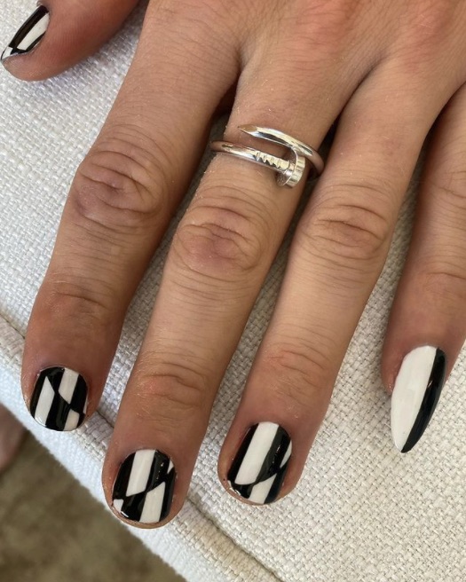 Machine Gun Kelly's curvy checkerboard nail art from the 2021 Billboard Music Awards