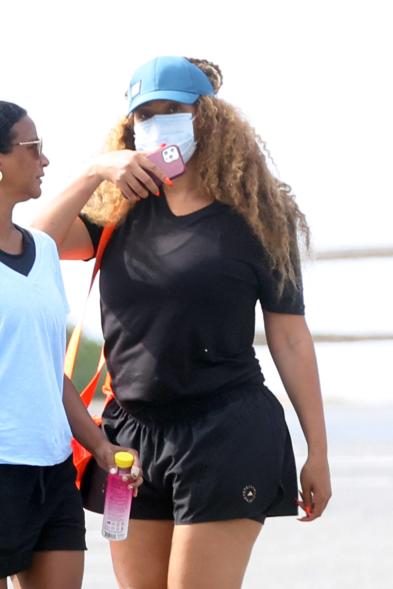 Beyonce and Jay Z with Twitter CEO, Jack Dorsey.