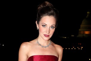 Laura Osnes has doubled-down on her refusal to get vaccinated to perform in a show.