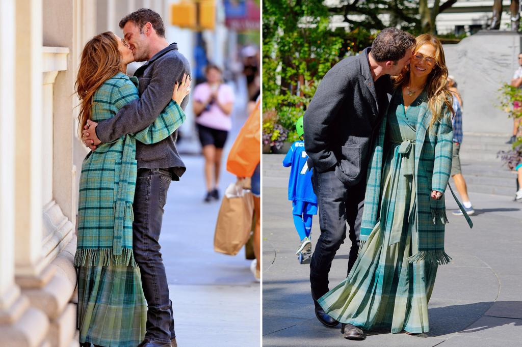 Ben Affleck and Jennifer Lopez kissing in NYC