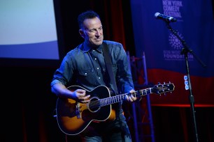 Bruce Springsteen performs at 2016 Stand Up for Heroes.