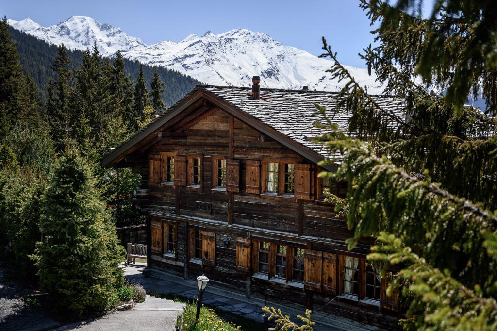 According to a friend of Prince Andrew, the chalet was meant to be a "long-term family investment" when the royal bought it with his ex-wife.