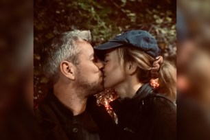 Ant Anstead and Renée Zellweger kissing