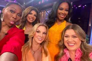 Cynthia Bailey takes a selfie with Teresa Giudice, Ramona Singer, Kenya Moore and Kelly Clarkson.