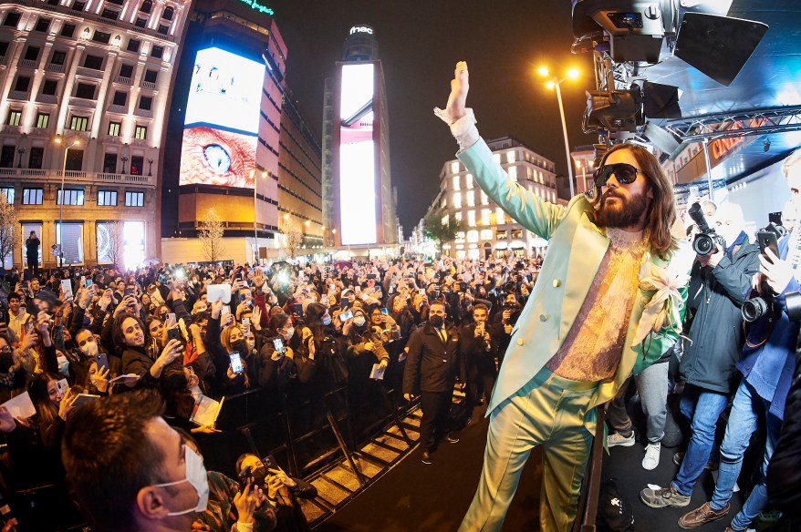 30 seconds to 'Morbius': Jared Leto greets fans in one of his unique looks at the Madrid premiere of “Morbius.”