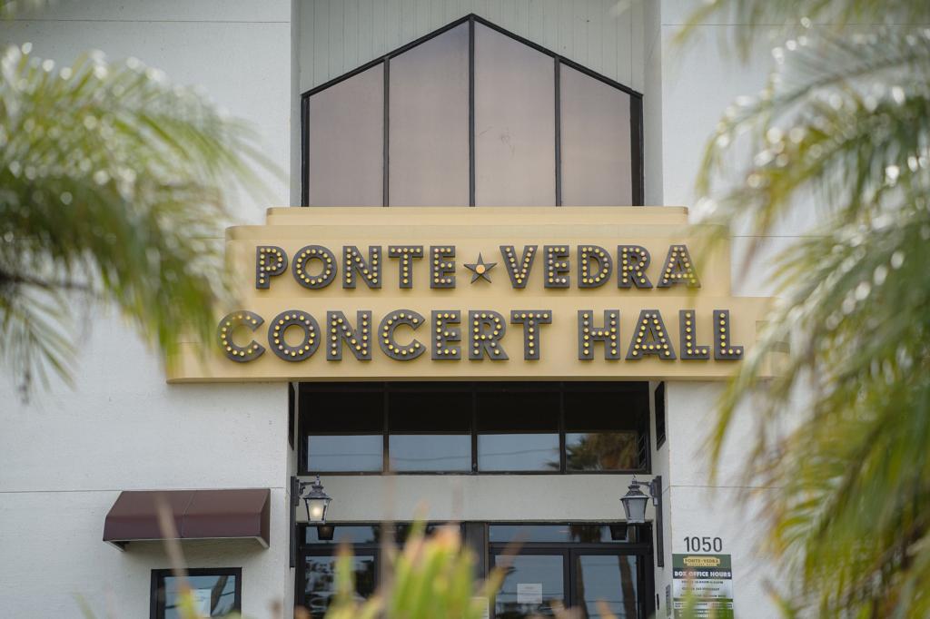 A showrunner at the Ponte Verde Concert Hall claimed Saget said his hearing was “off.”