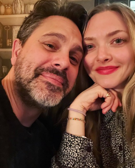 Amanda Seyfried and Thomas Sadoski