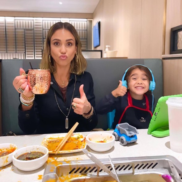 Jessica Alba and her kids out to dinner