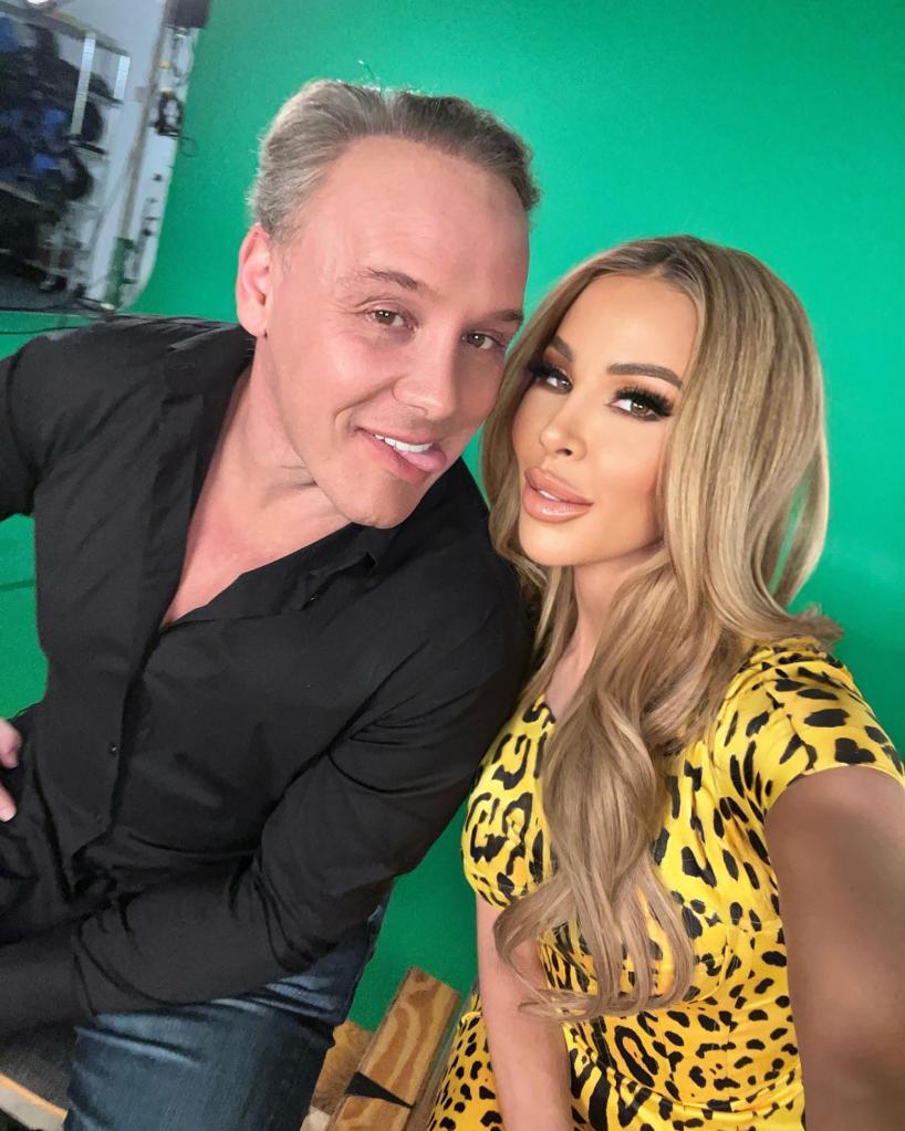 A selfie of Lenny Hochstein and Lisa Hochstein.