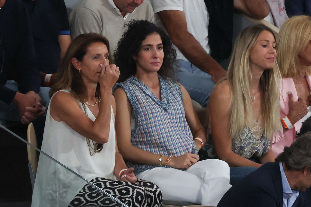 Mery Perelló sitting in the stands at the Roland Garros tournament.