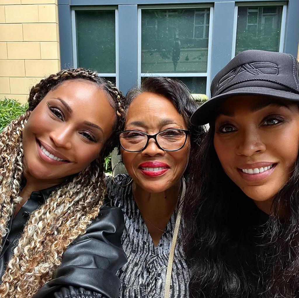 A selfie of Cynthia Bailey, Barbara Ford Morris and Malorie Bailey-Massie.