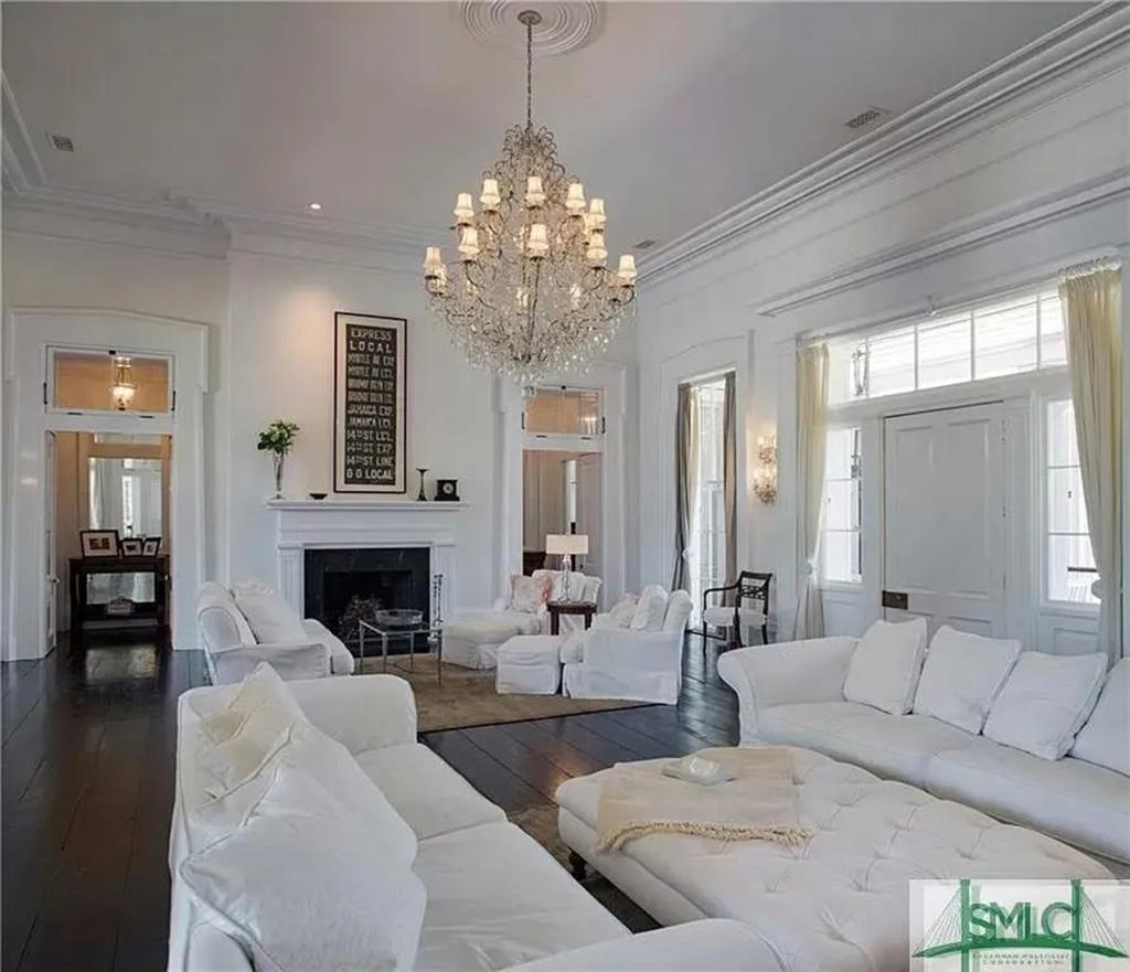 He lowered the price to $7.6 million the following year before taking it off the market, property records show.