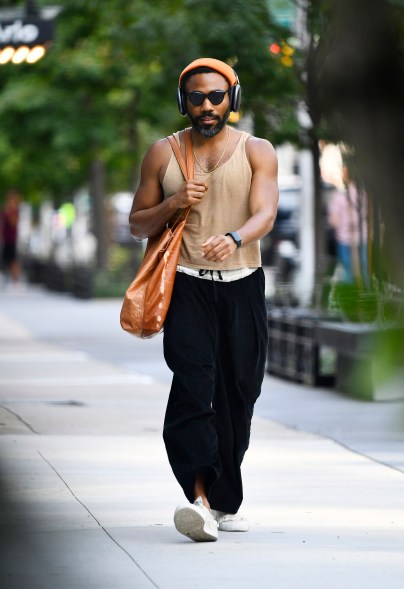 09/18/2022 EXCLUSIVE: Donald Glover keeps cool on a stroll in New York City.