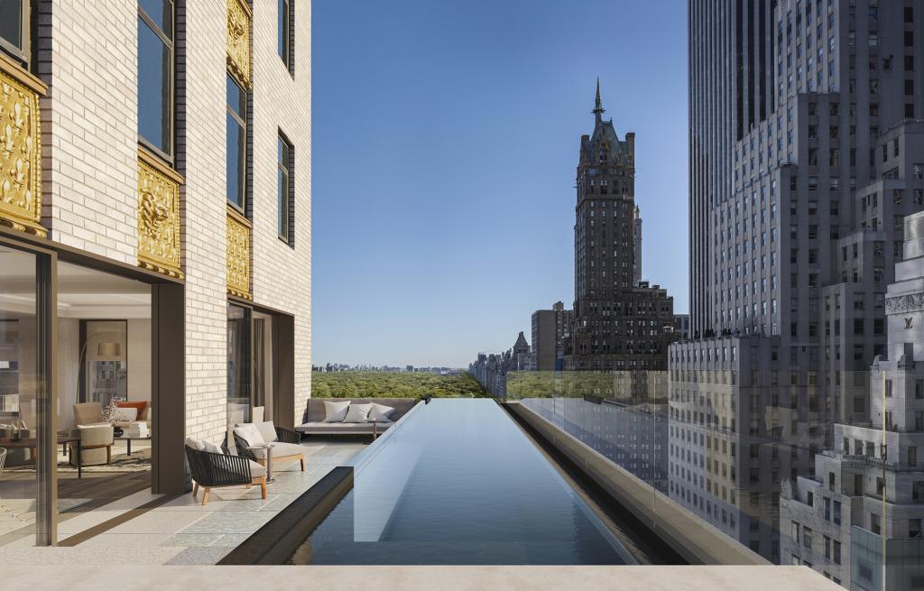 A private rooftop swimming pool at the Aman hotel