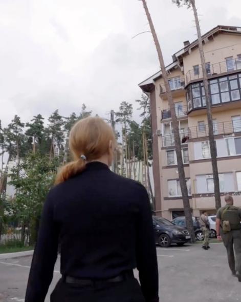 Jessica Chastain approaching the entrance of the children's hospital in Kyiv