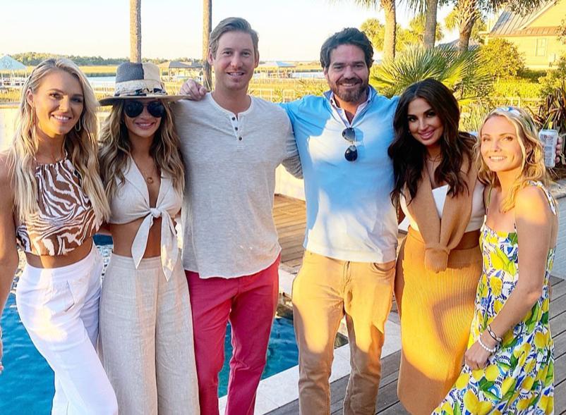 Olivia Flowers, Naomie Olindo, Austen Kroll, JOhn Pringle and Leva Bonaparte posing for a photo