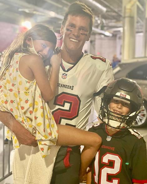 Tom Brady, Gisele Bündchen, and their kids.