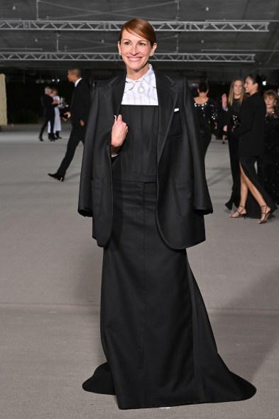 Julia Roberts wears Thom Browne at the Academy Museum Gala 2022.