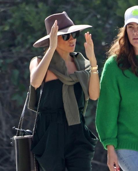 Markle went shopping in Montecito with a friend on Friday afternoon.