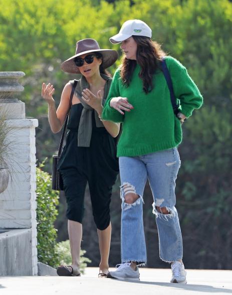 Markle went shopping in Montecito with a friend on Friday afternoon.