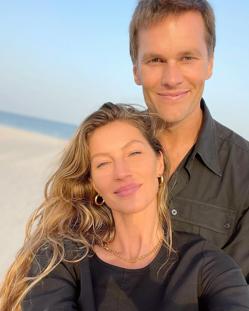 A photo of Tom Brady and Gisele Bündchen.