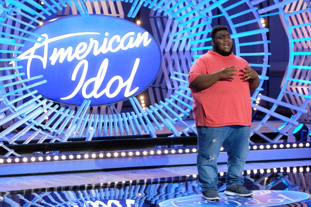 Willie Spence performing on "American Idol."