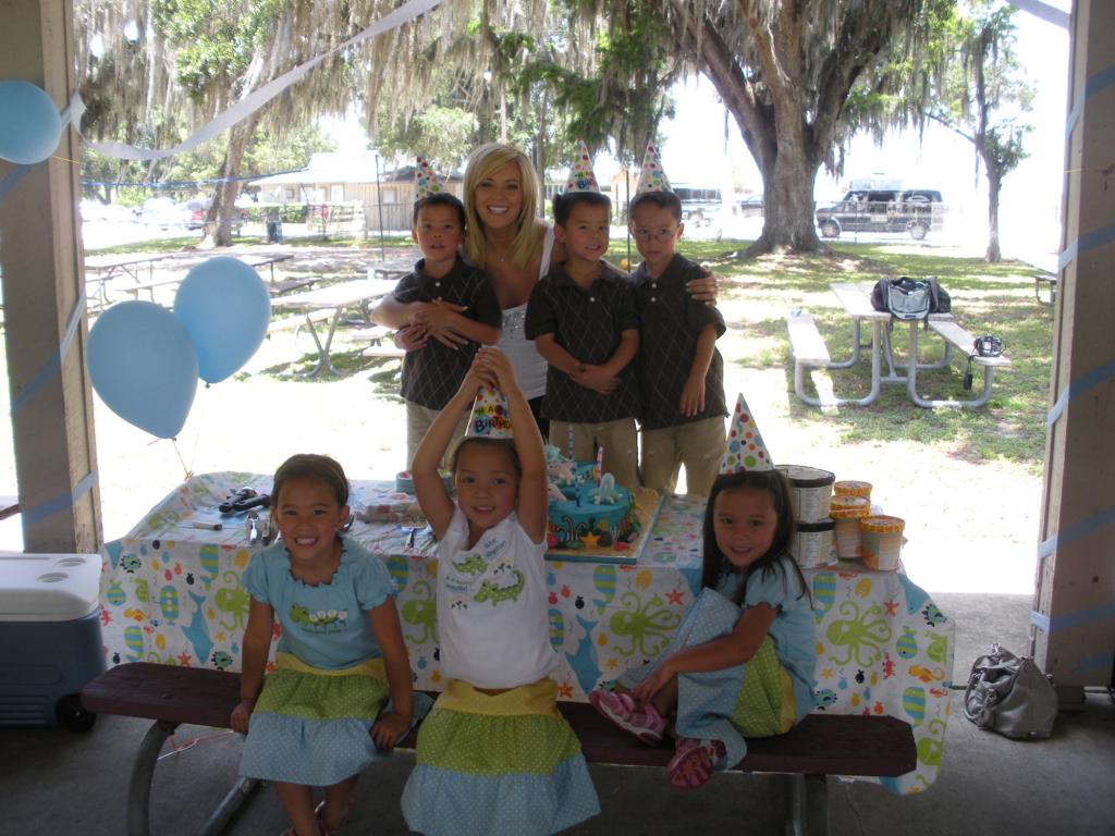 Kate Gosselin with her young children.