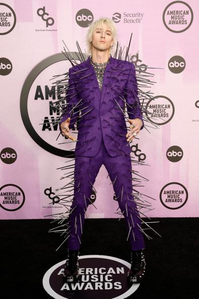 Machine Gun Kelly at the 2022 AMAs.