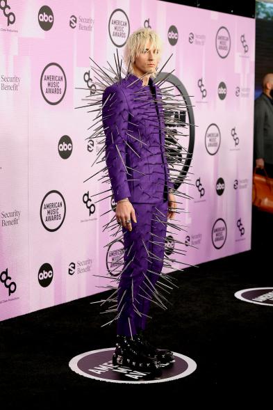 Machine Gun Kelly at the 2022 AMAs.