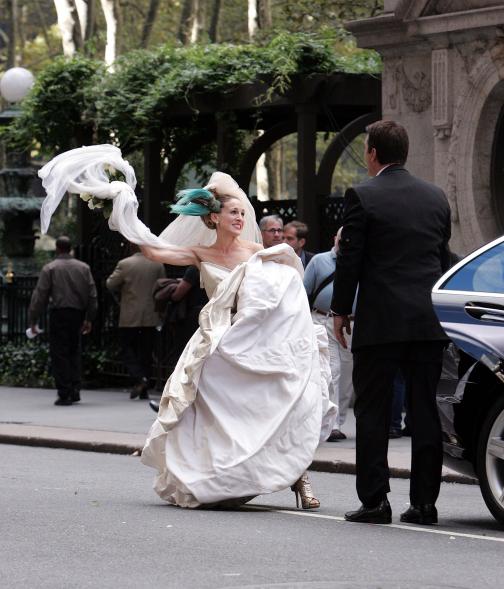 carrie bradshaw wedding gown