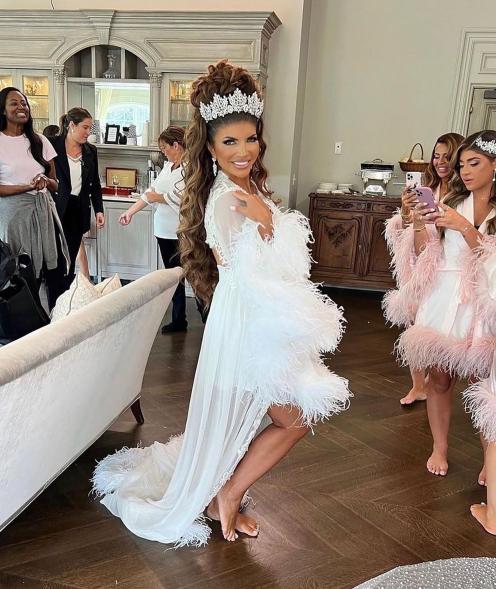 Teresa Giudice posing in her wedding hair