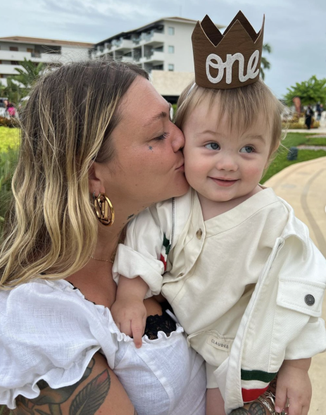 Elle King said she was on her way to make her son Lucky Levi a bottle of milk in the middle of the night when she slipped and fell unconscious.