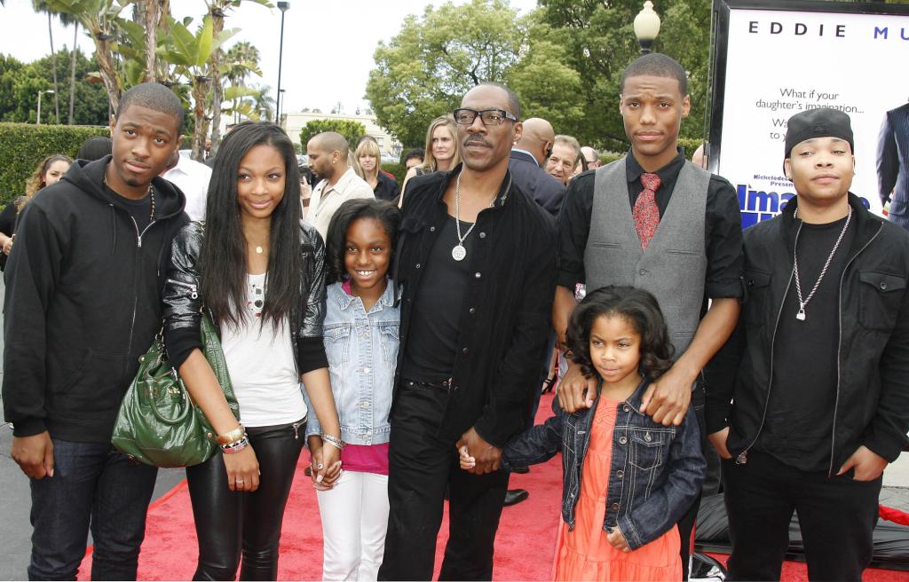 eddie murphy with his kids