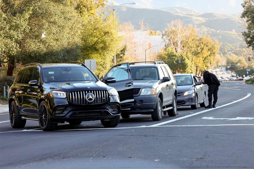 Kanye West confronting woman in car