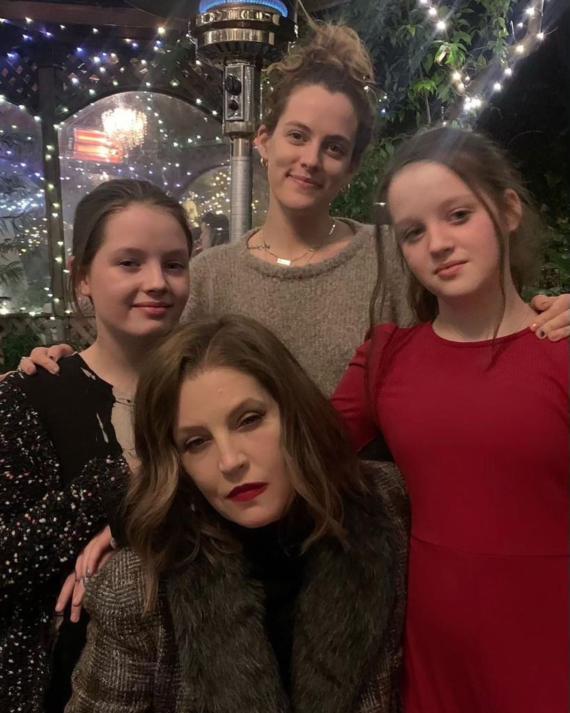 Lisa Marie Presley looks serious in photo with daughters Riley, Harper and Finley