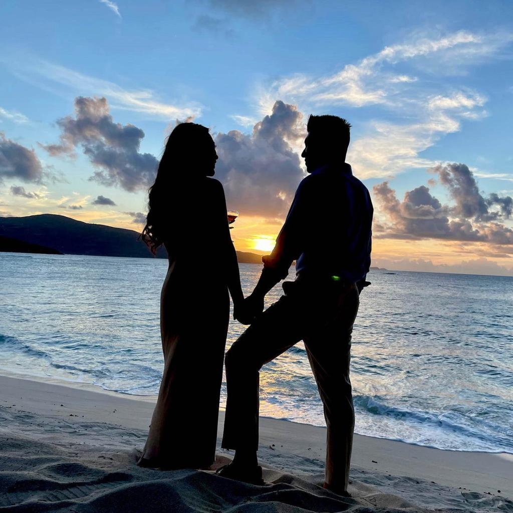 Kelly Mi Li and William Ma on the beach