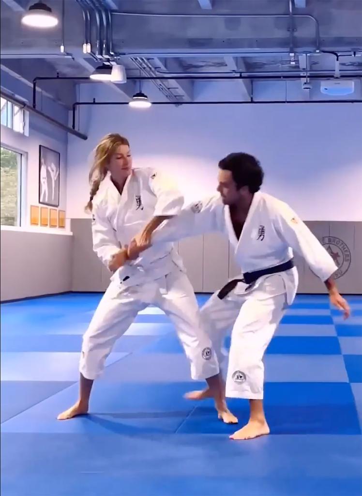 Gisele Bündchen practicing jiu-jitsu with Joaquim Valente