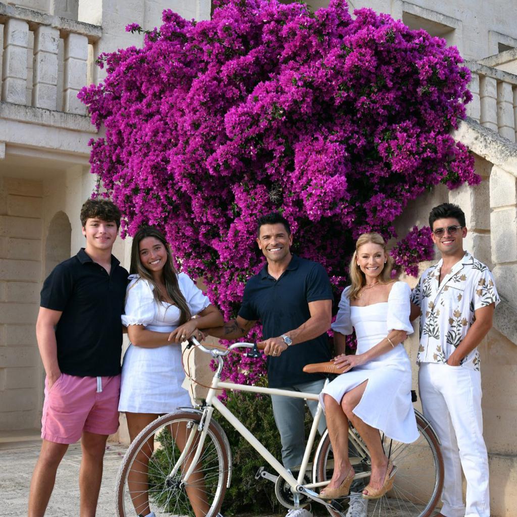 Kelly Ripa and Mark Consuelos pose with Michael, Lola and Joaquin