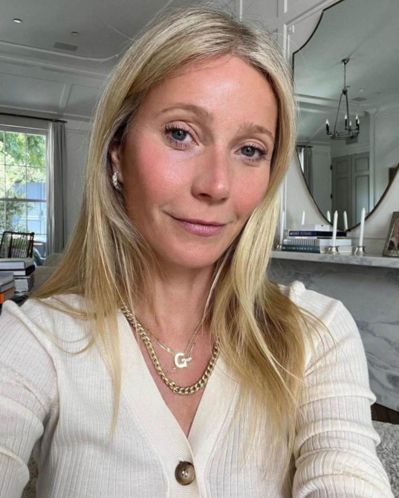 Gwyneth Paltrow selfie in white