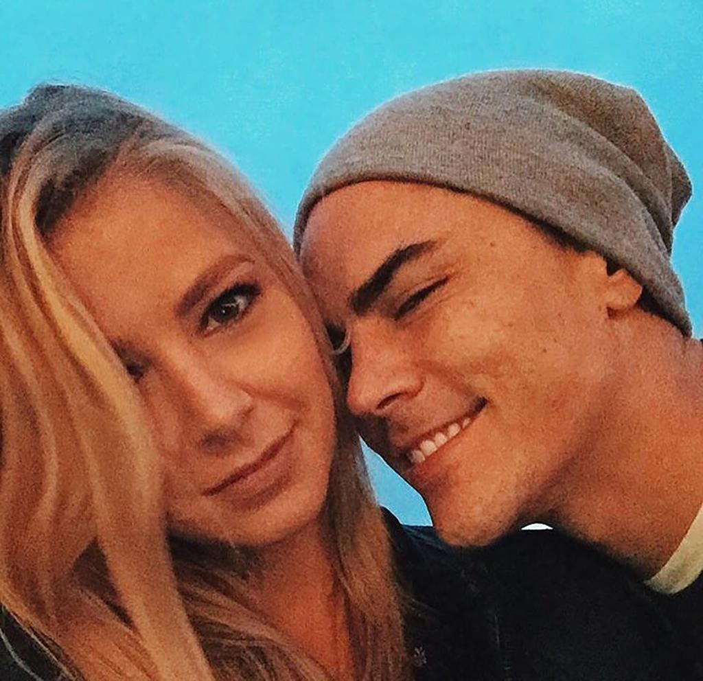 Tom Sandoval cuddles up to Ariana Madix in selfie